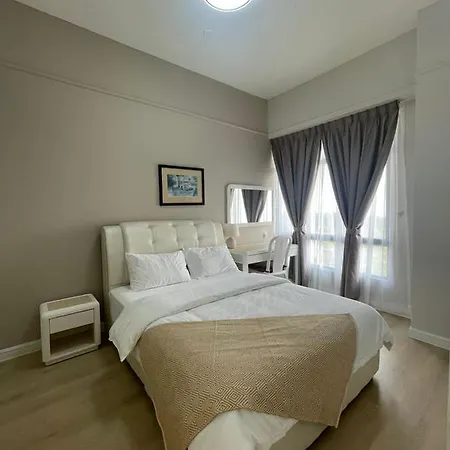 Instay Leisure Mahkota With Sea/Pool View Malacca Exterior photo